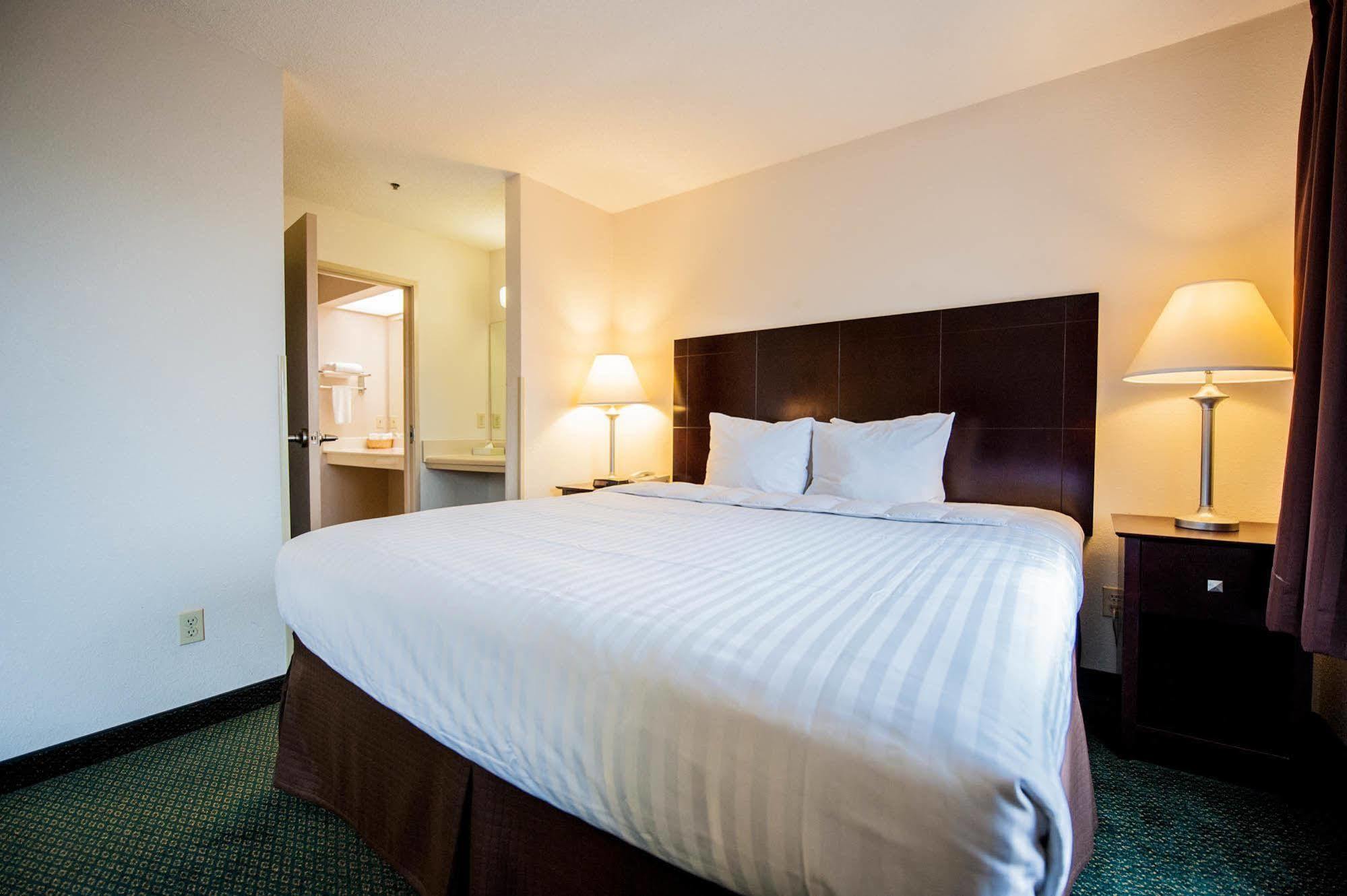 Greystone Inn & Suites Vance Ngoại thất bức ảnh