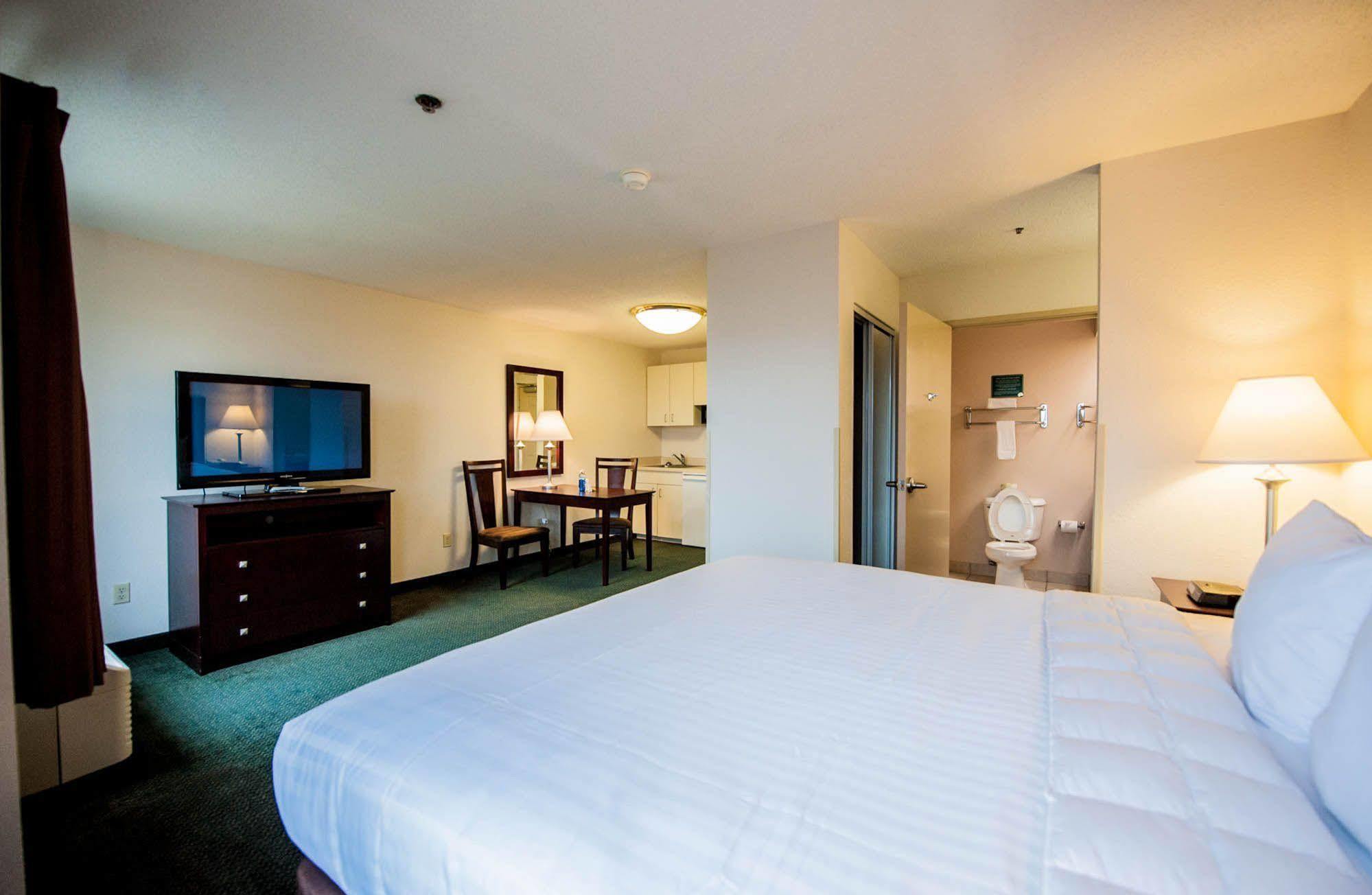 Greystone Inn & Suites Vance Ngoại thất bức ảnh